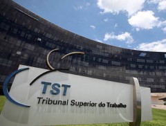 F�brica de refrescos ter� de indenizar trabalhador por n�o fornecer jantar